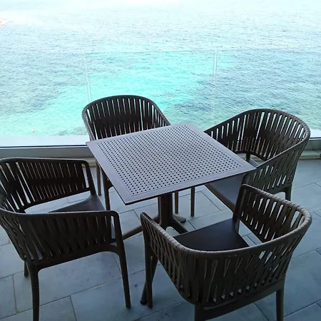 Seaview Escape